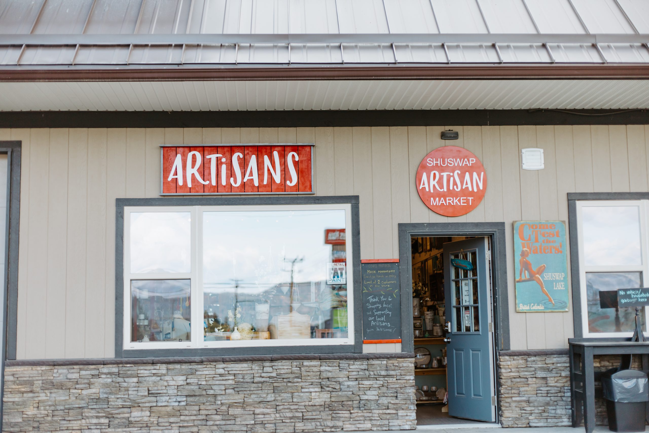 Shuswap Artisan Market: Shuswap Artisan Market is a treasure-trove of handmade art showcasing over 20 local artisans. The market is open Tuesdays through Saturdays, 10:00 to 4:00 pm.