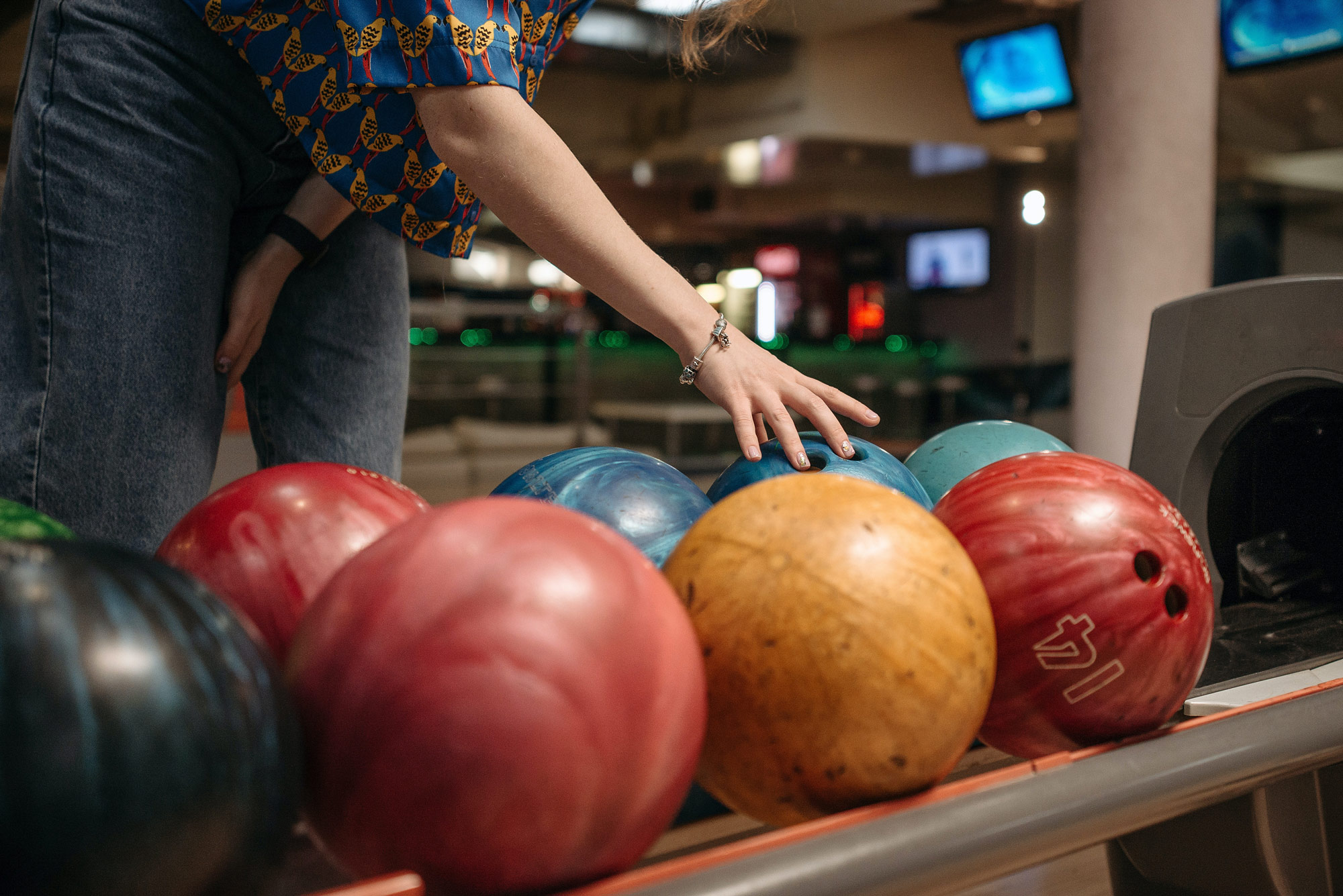Village Lanes Bowling: Throw a strike at Village Lanes Bowling. Party packages, league bowling, family friendly public bowling, and the new Golf Simulator for golf enthusiasts. Enjoy snacks, hot eats and refreshments in […]